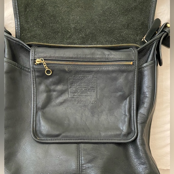 Vintage Coach Whitney, black with brass hardware - Picture 12 of 15